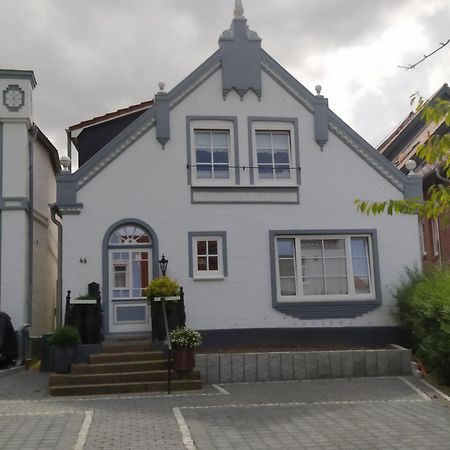 Ferienwohnung Im Erdgeschoss In Der Altstadt Von Хайлигенхафен Екстериор снимка
